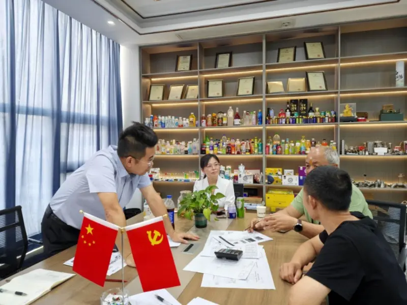Một nhà sản xuất đồ uống có trụ sở tại Nepal đến thăm máy móc của Intop - Dây chuyền sản xuất đồ uống có ga nói chuyện sâu sắc Một nhà sản xuất đồ uống có trụ sở tại Nepal đến thăm máy móc của Intop - Dây chuyền sản xuất đồ uống có ga nói chuyện sâu sắc